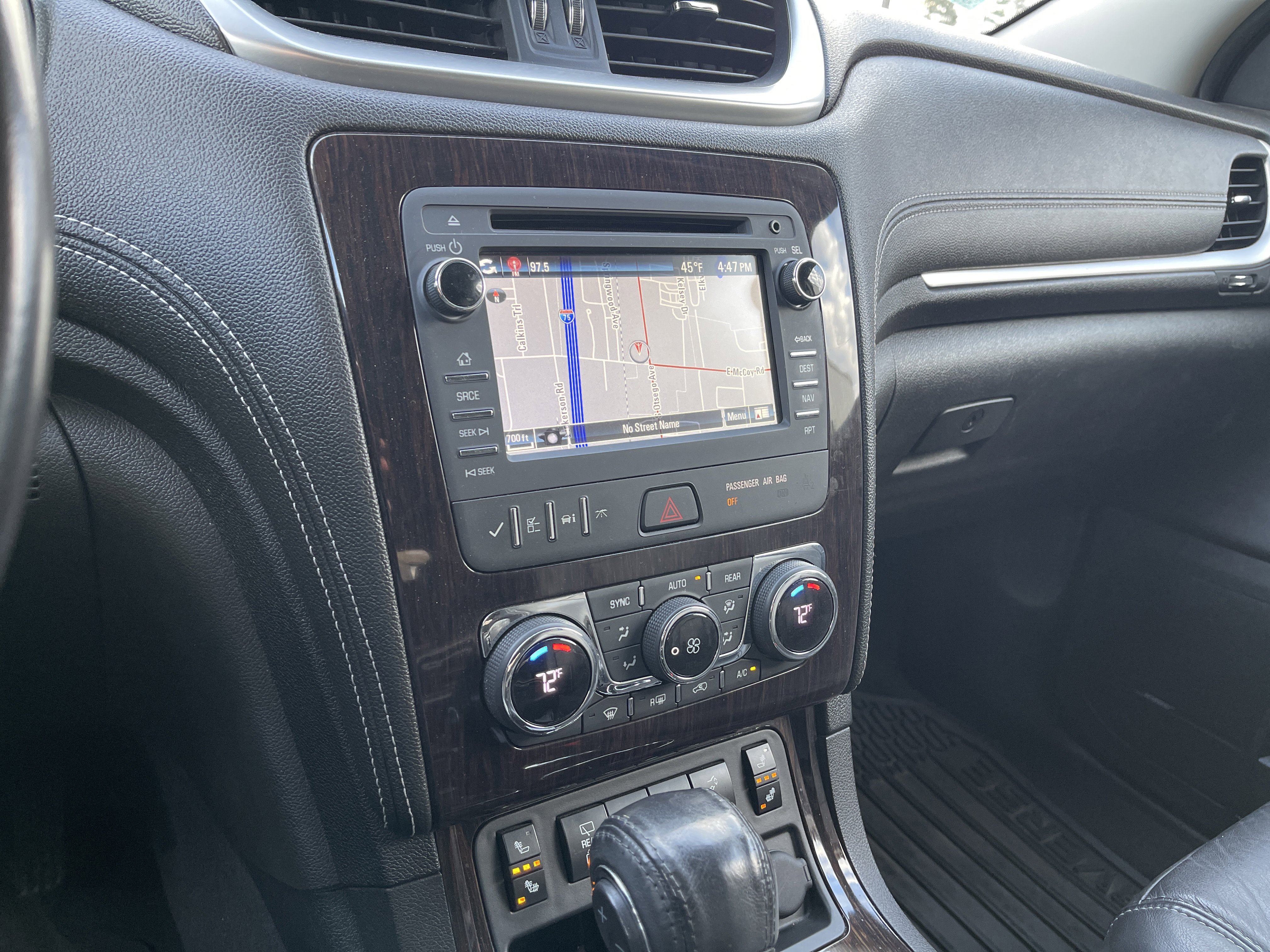 Used 2017 Chevrolet Traverse LT image 17