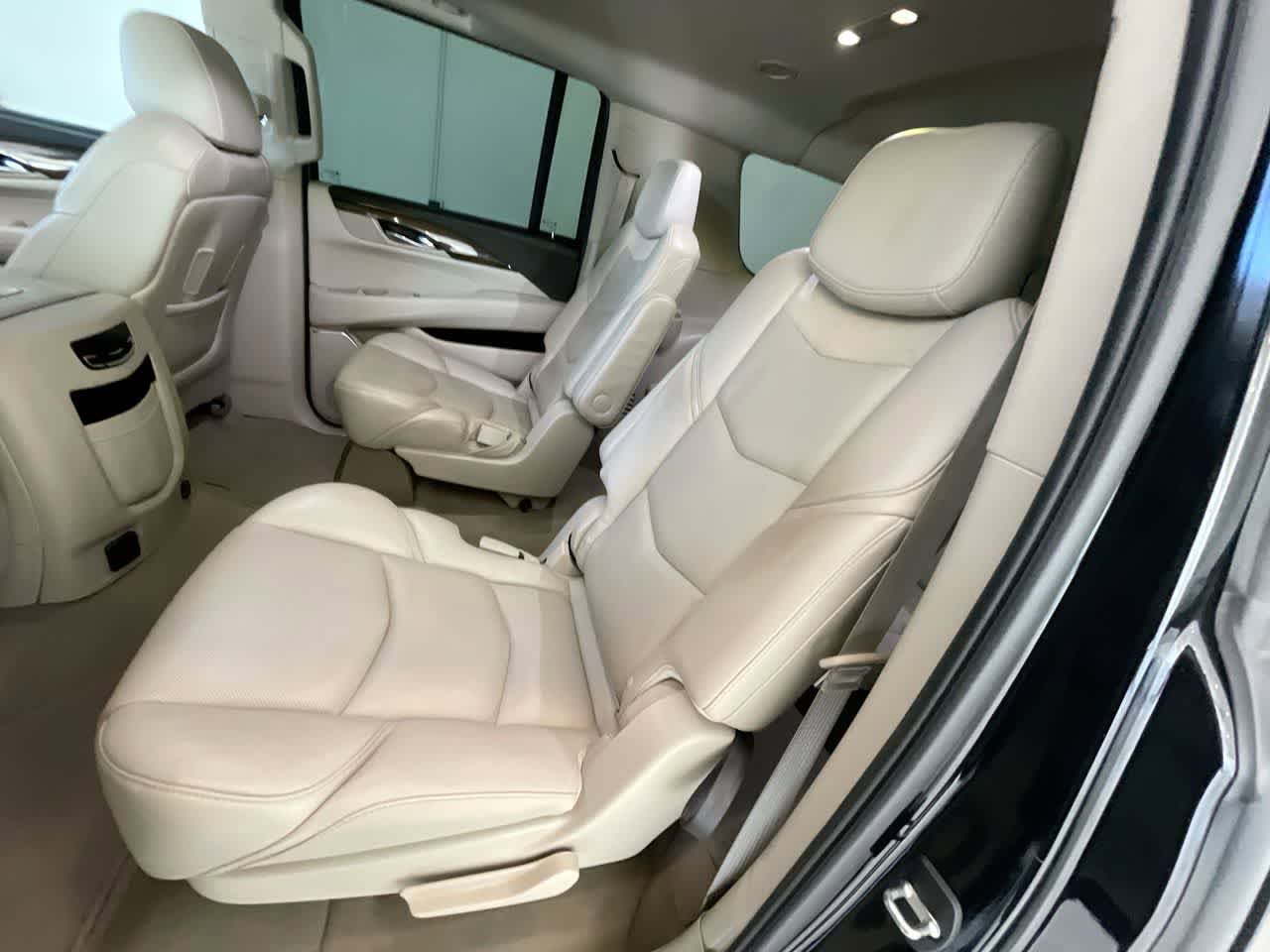 Used 2020 Cadillac Escalade ESV Luxury w/ LPO, Radiant Package AWD/4WD image 23
