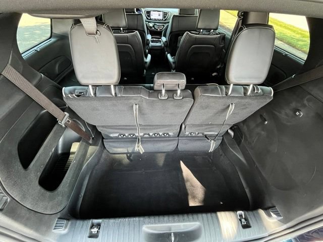 Used 2023 Chrysler Pacifica Limited w/ S Appearance Package AWD/4WD image 29