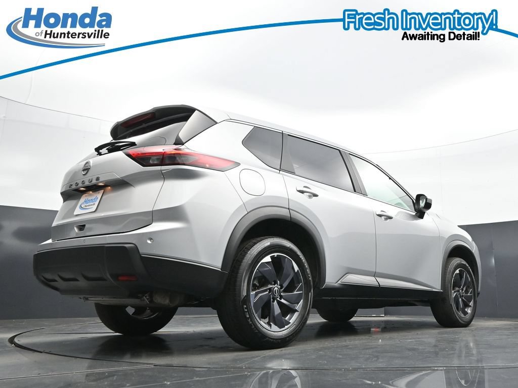 Used 2025 Nissan Rogue SV FWD image 34