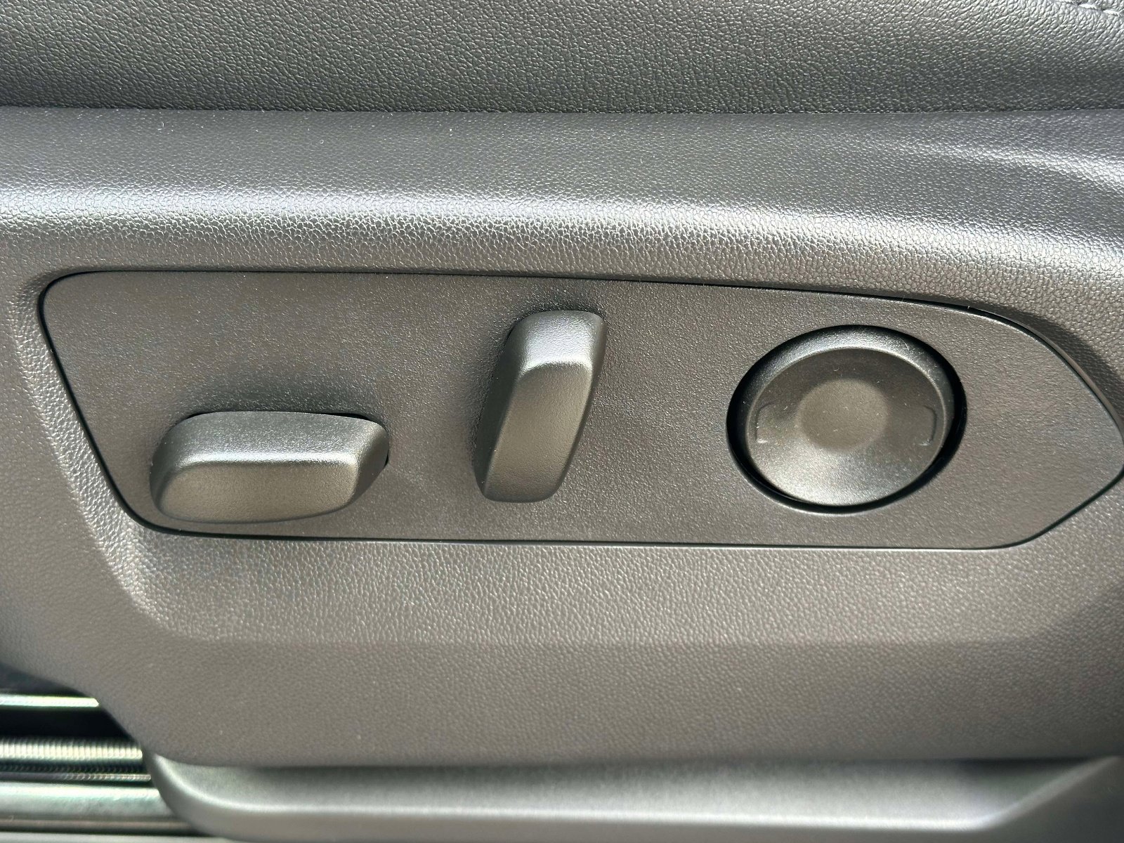 Certified 2025 Chevrolet Silverado 1500 High Country w/ Midnight Edition image 22