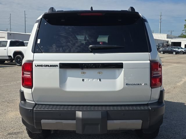 Used 2025 Toyota Land Cruiser w/ Premium Package AWD/4WD image 4