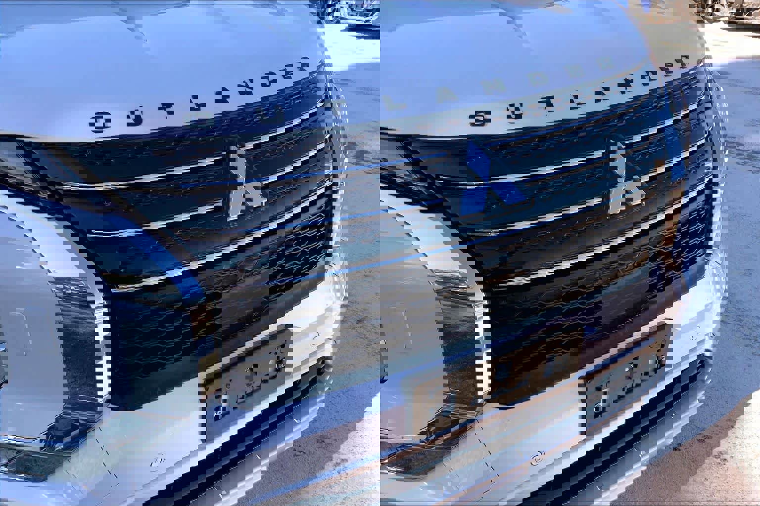 Used 2022 Mitsubishi Outlander SEL image 32