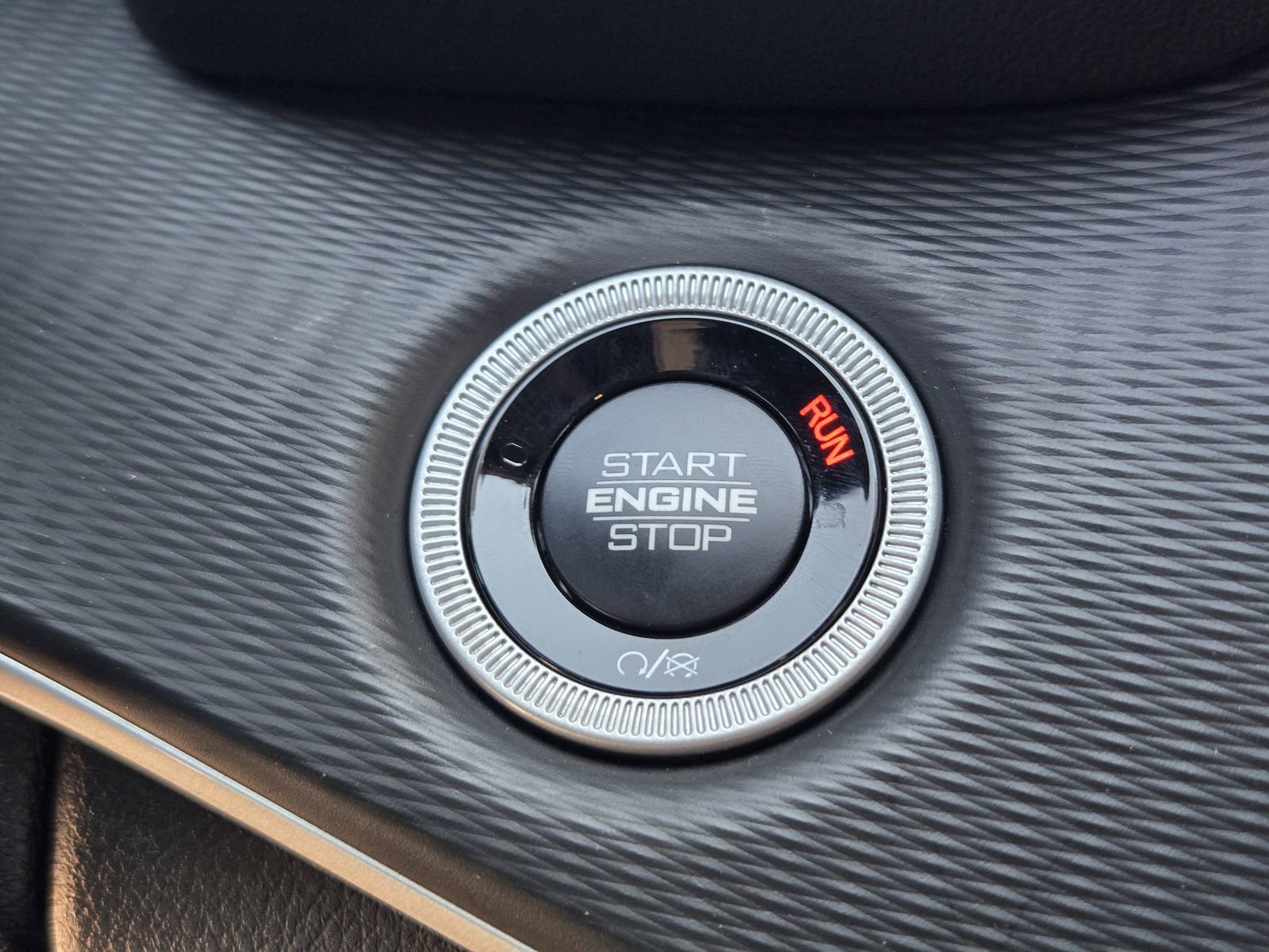 New 2025 Jeep Grand Cherokee L Laredo image 19