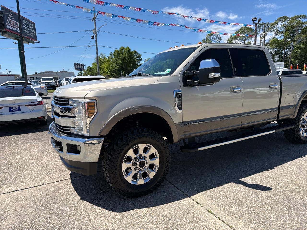 Used 2018 Ford F250 Lariat w/ Chrome Package image 3
