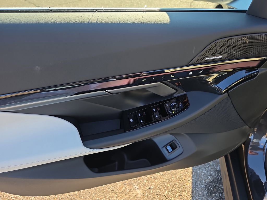 New 2026 BMW 530i xDrive image 11