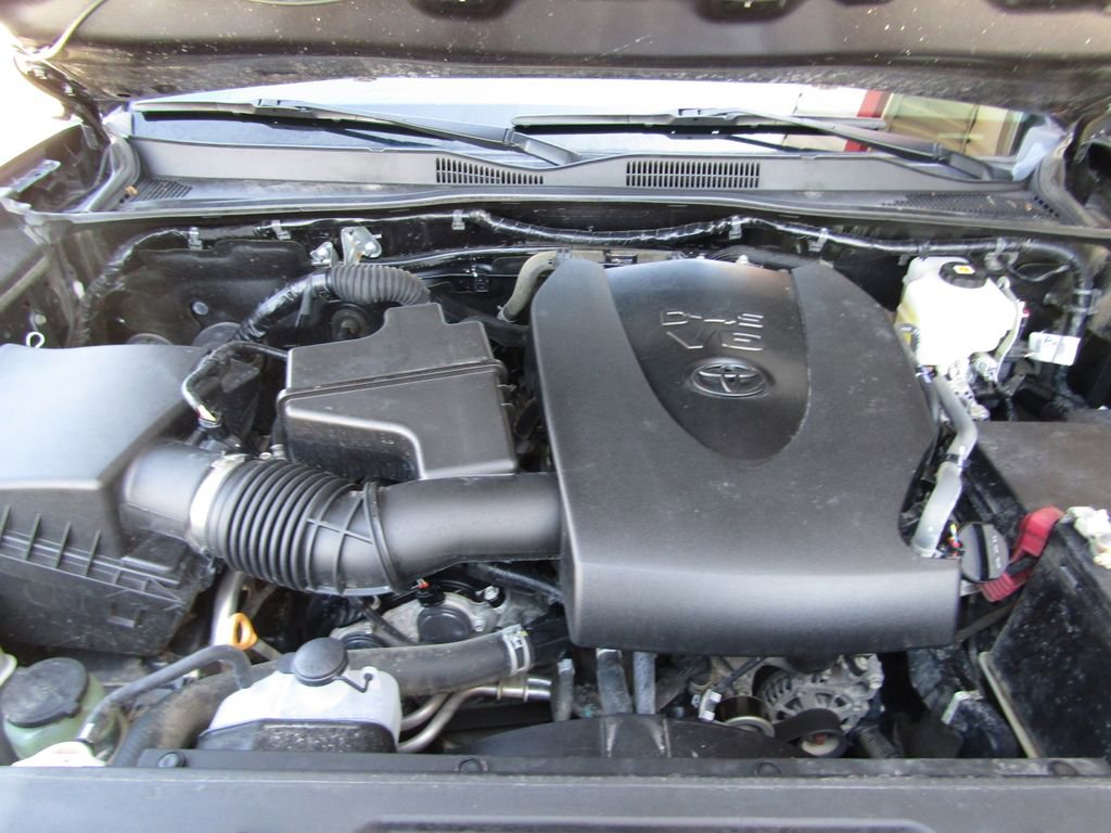 Used 2022 Toyota Tacoma TRD Off-Road w/ Technology Package image 26