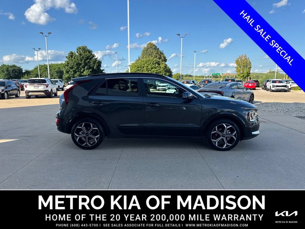 Used 2025 Kia Niro EX Touring FWD image 6