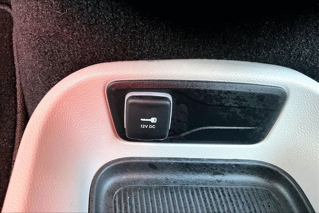 Used 2024 Chrysler Pacifica Touring-L image 35