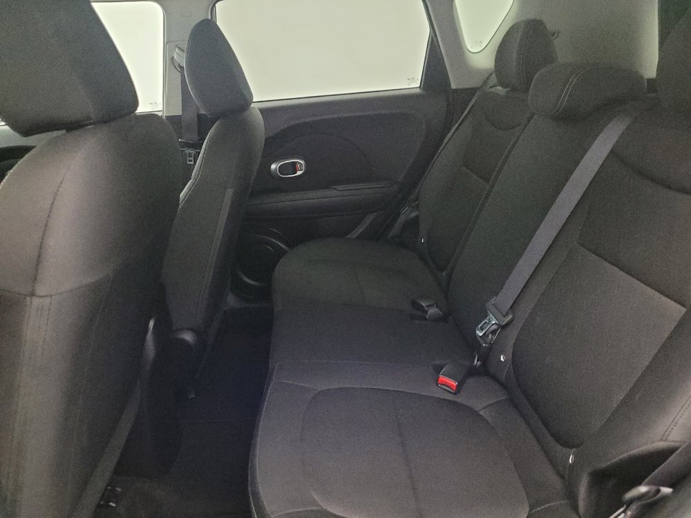 Used 2015 Kia Soul FWD image 17