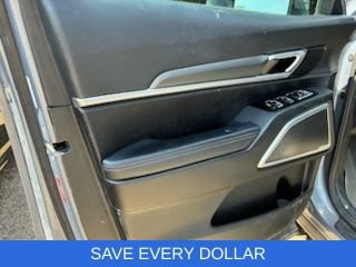 Used 2022 Kia Telluride LX FWD image 10