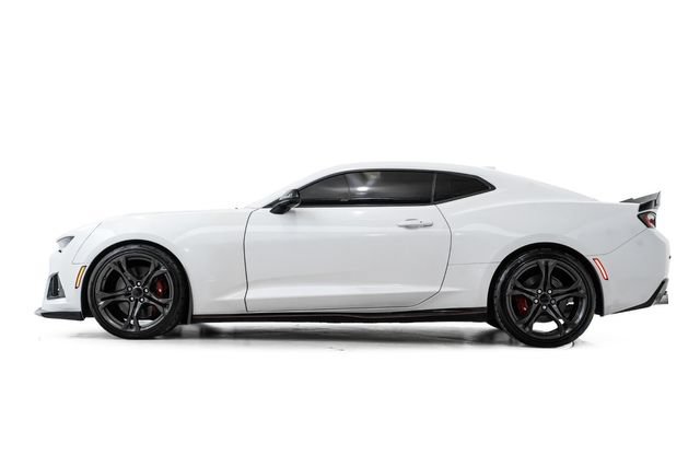 Used 2017 Chevrolet Camaro SS RWD image 11