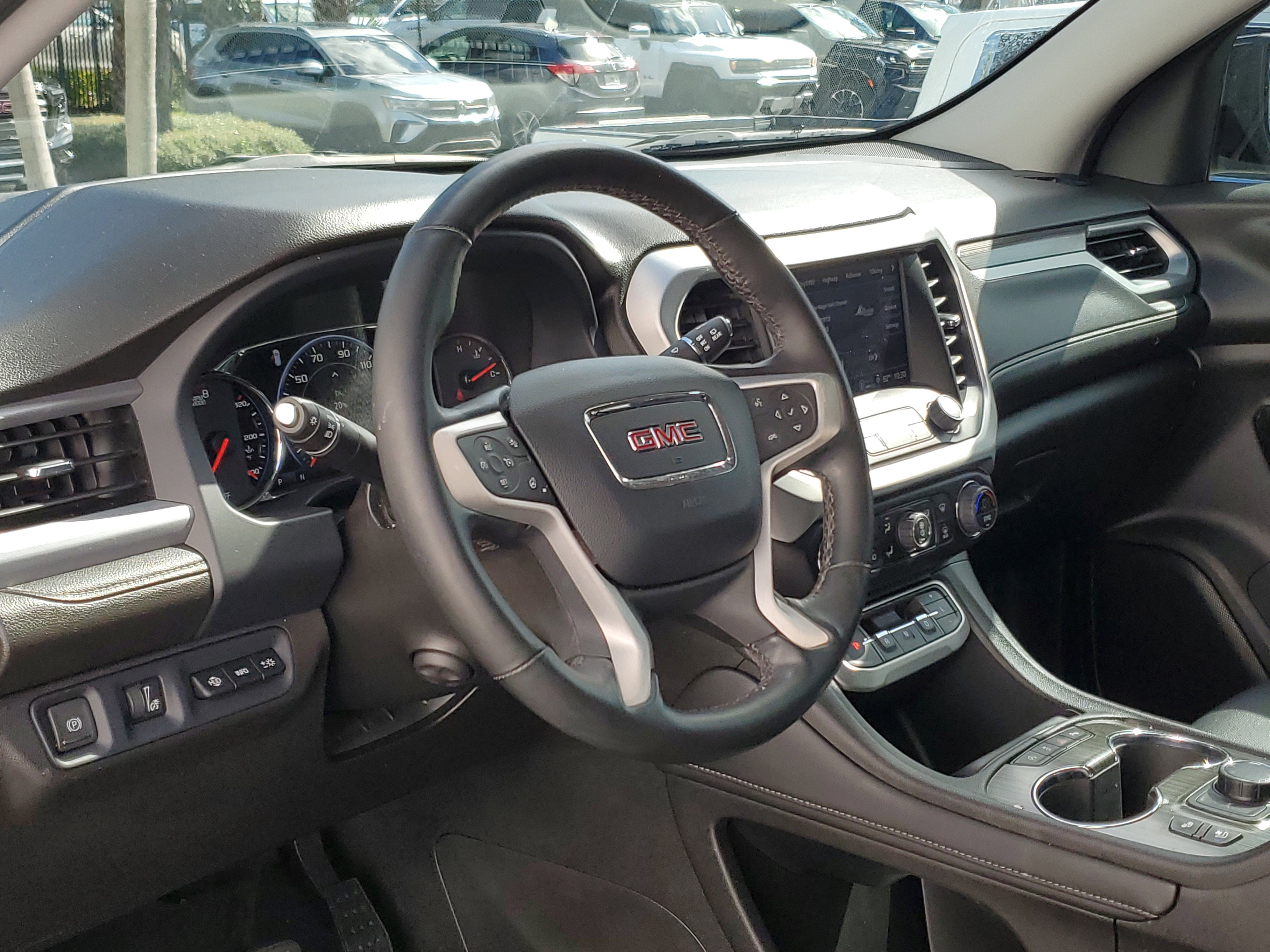 Used 2023 GMC Acadia SLT w/ Elevation Edition FWD image 9