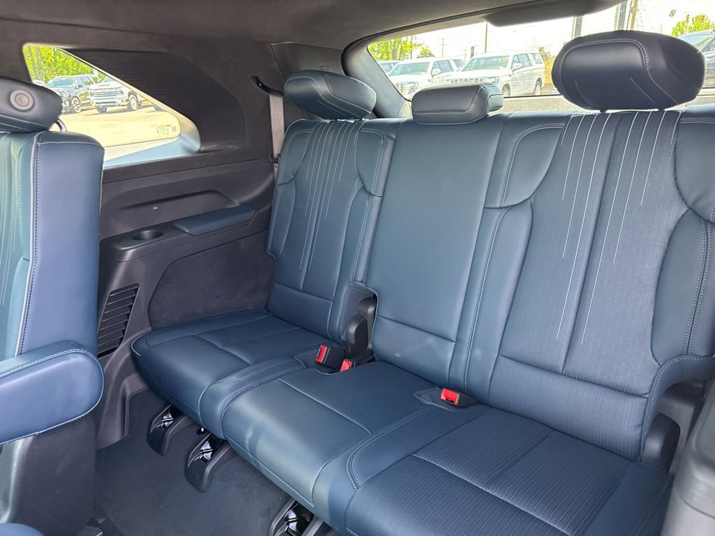 Used 2025 Cadillac Escalade IQ Luxury 2 AWD/4WD image 13