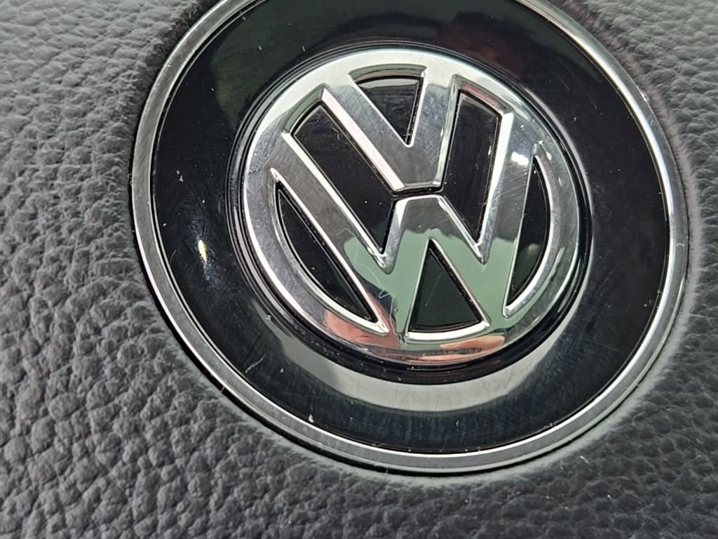 Used 2018 Volkswagen Tiguan SE w/ Panoramic Sunroof Package image 29