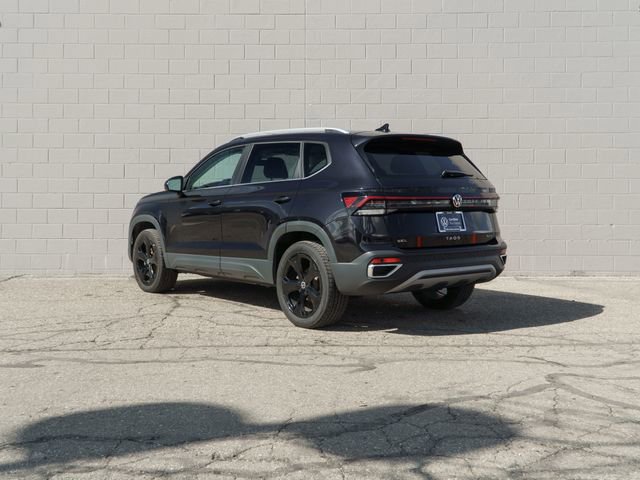 Used 2025 Volkswagen Taos SEL w/ Black Wheel Plus Package image 3
