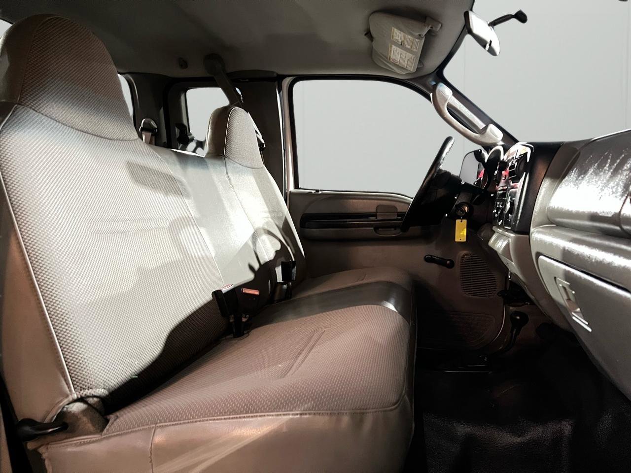 Used 2006 Ford F350 XLT image 19