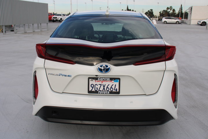 Used 2018 Toyota Prius Prime Advanced image 4