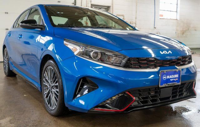 Used 2023 Kia Forte GT-Line w/ GT-Line Premium Package image 4
