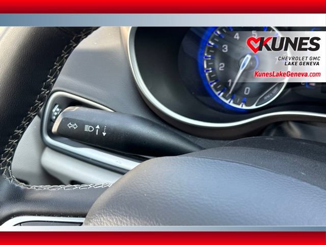 Used 2023 Chrysler Voyager LX FWD image 39