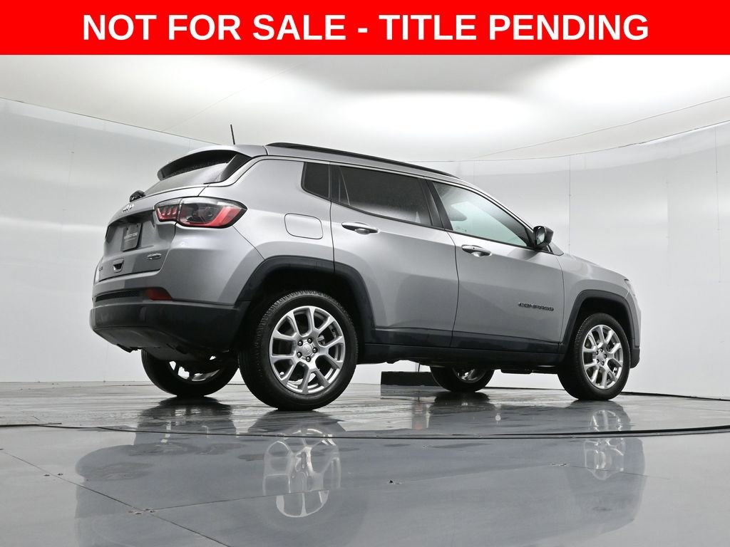 Used 2023 Jeep Compass Latitude image 42