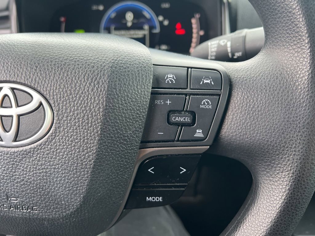 Used 2025 Toyota Camry LE image 16