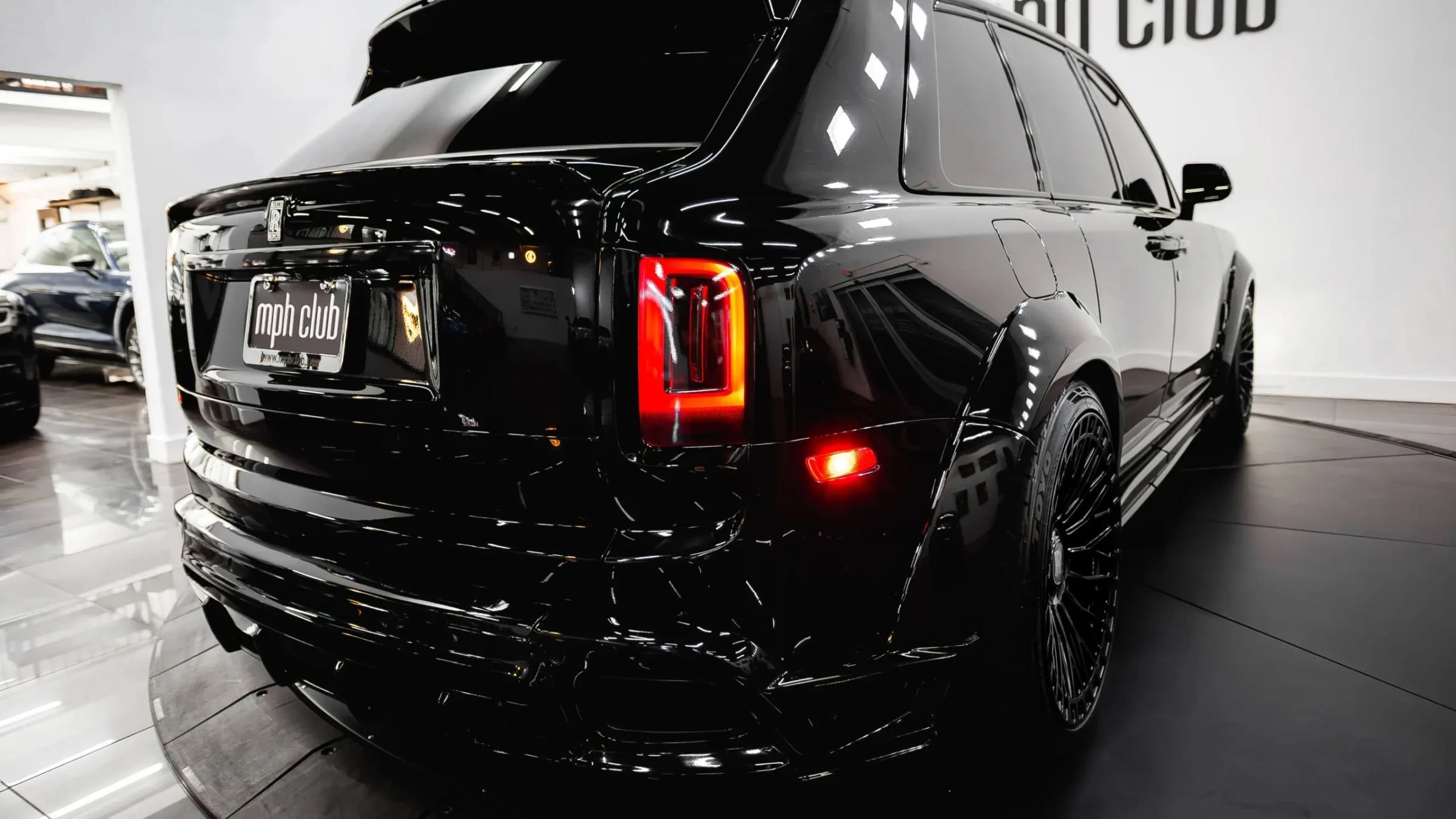 Used 2021 Rolls-Royce Cullinan AWD/4WD image 10