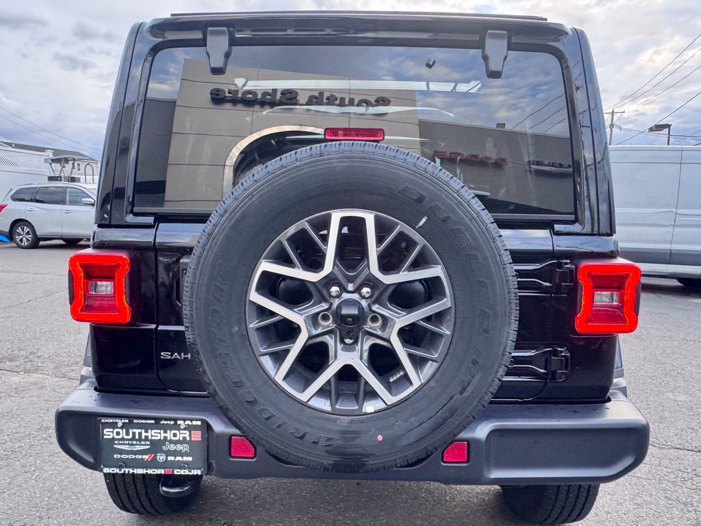 Certified 2026 Jeep Wrangler Unlimited Sahara AWD/4WD image 6