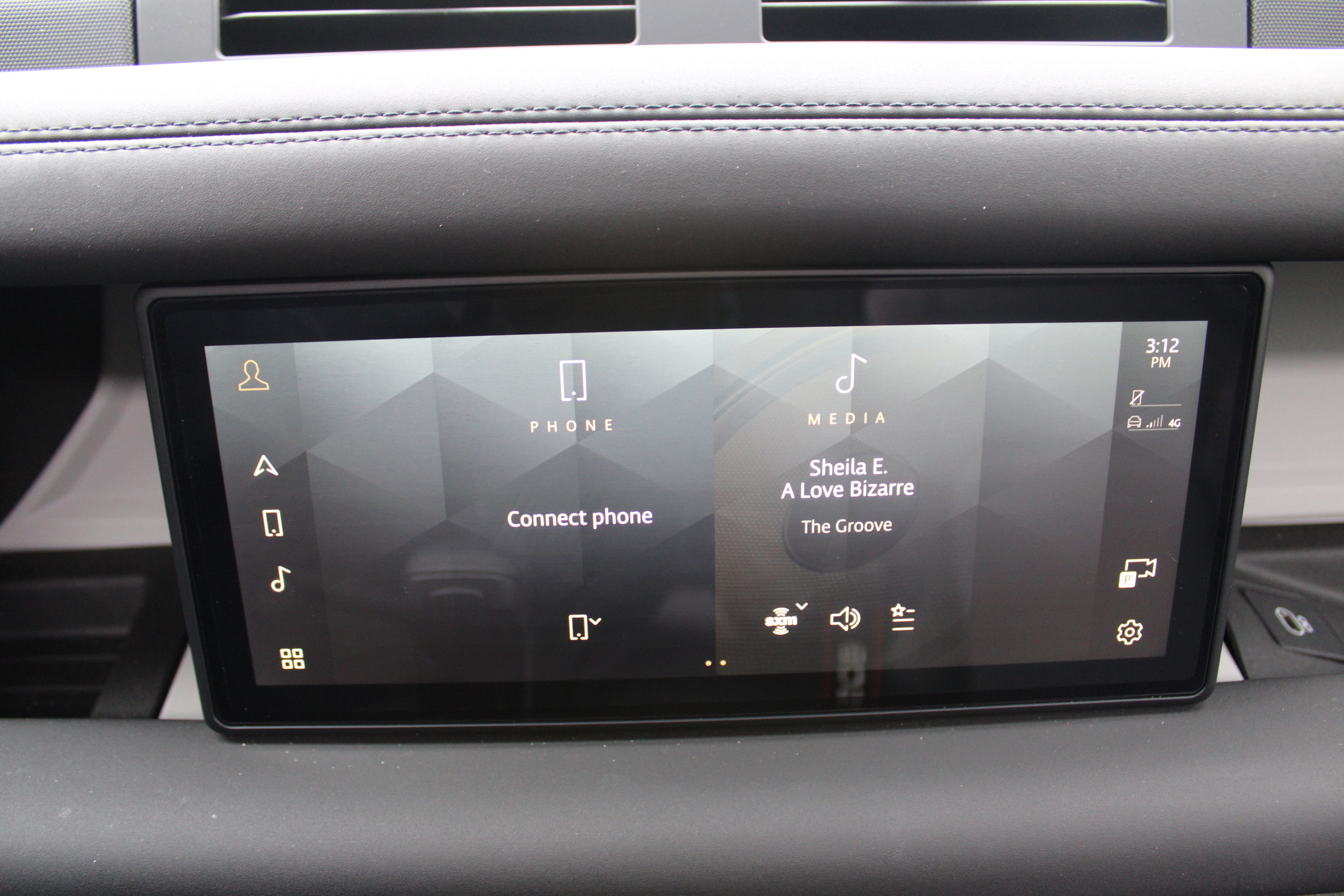 Used 2024 Land Rover Defender 110 S image 24