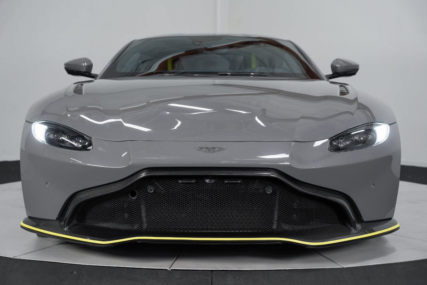Used 2020 Aston Martin V8 Vantage AMR RWD image 15