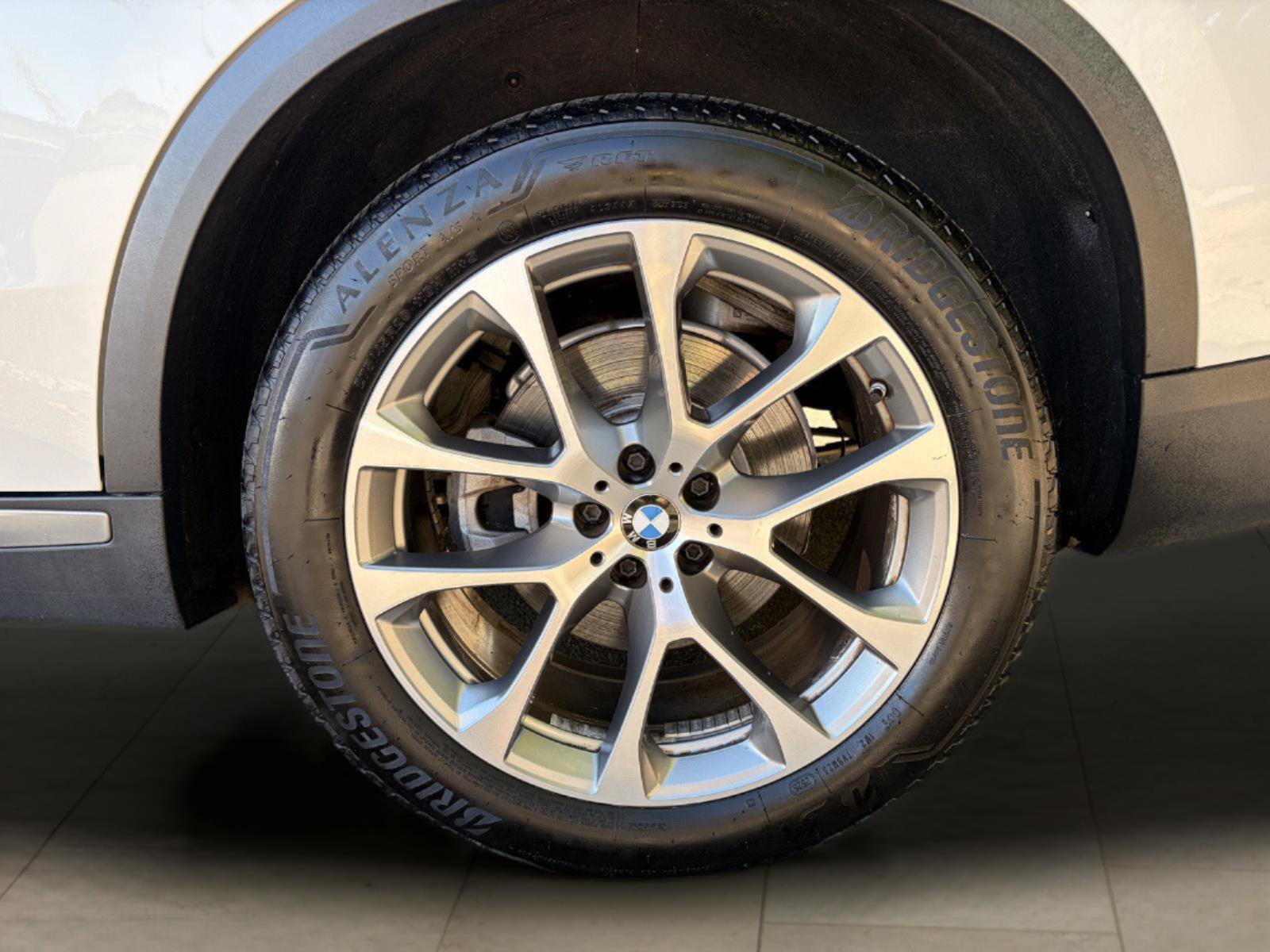 Used 2021 BMW X5 xDrive45e w/ Premium Package AWD/4WD image 11