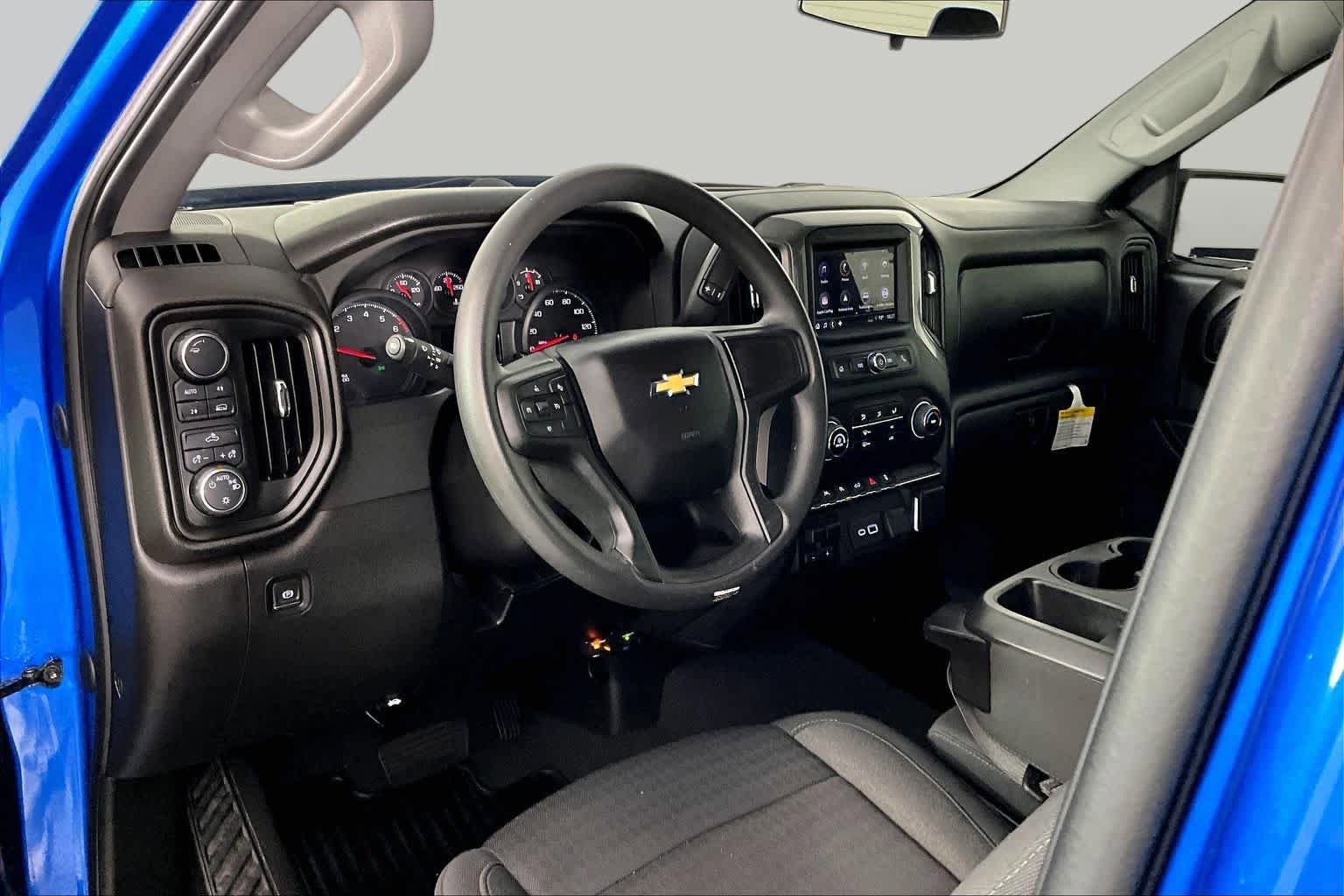 Used 2024 Chevrolet Silverado 1500 Custom w/ Turbomax Blackout Package AWD/4WD image 17
