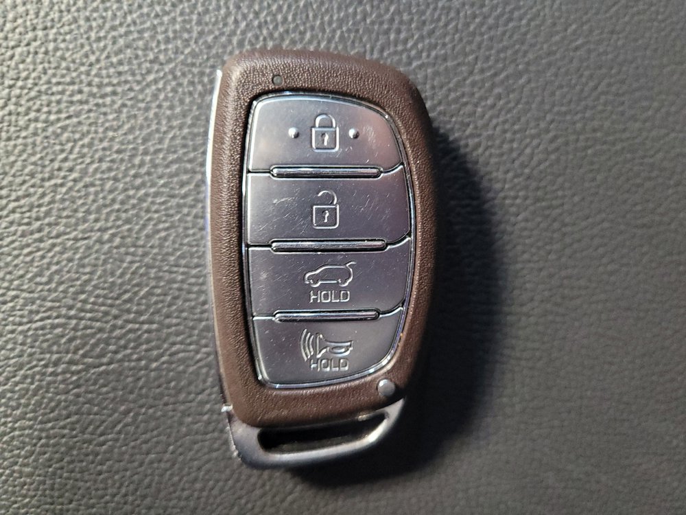 Used 2021 Hyundai Ioniq SE FWD image 32