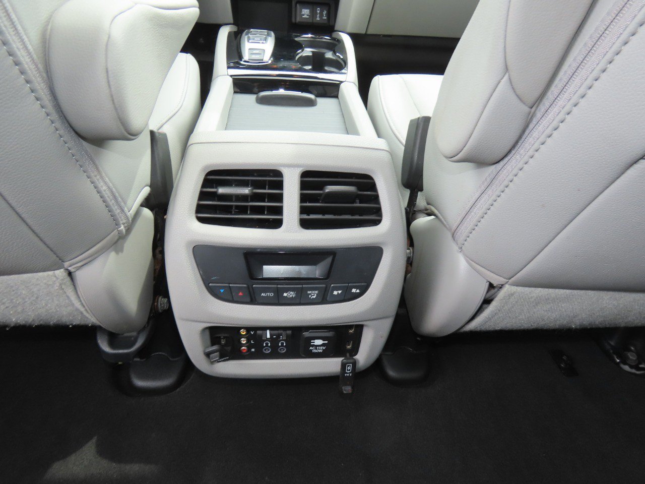 Used 2017 Honda Pilot Touring image 22