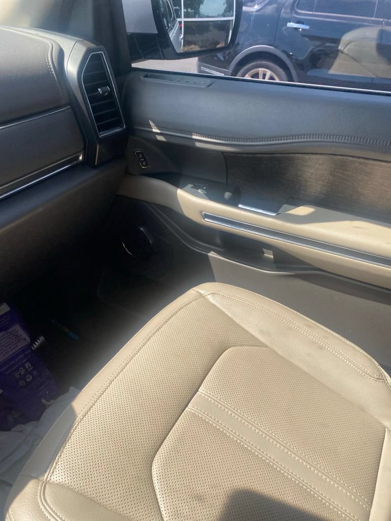 Used 2021 Ford Expedition Limited RWD image 15