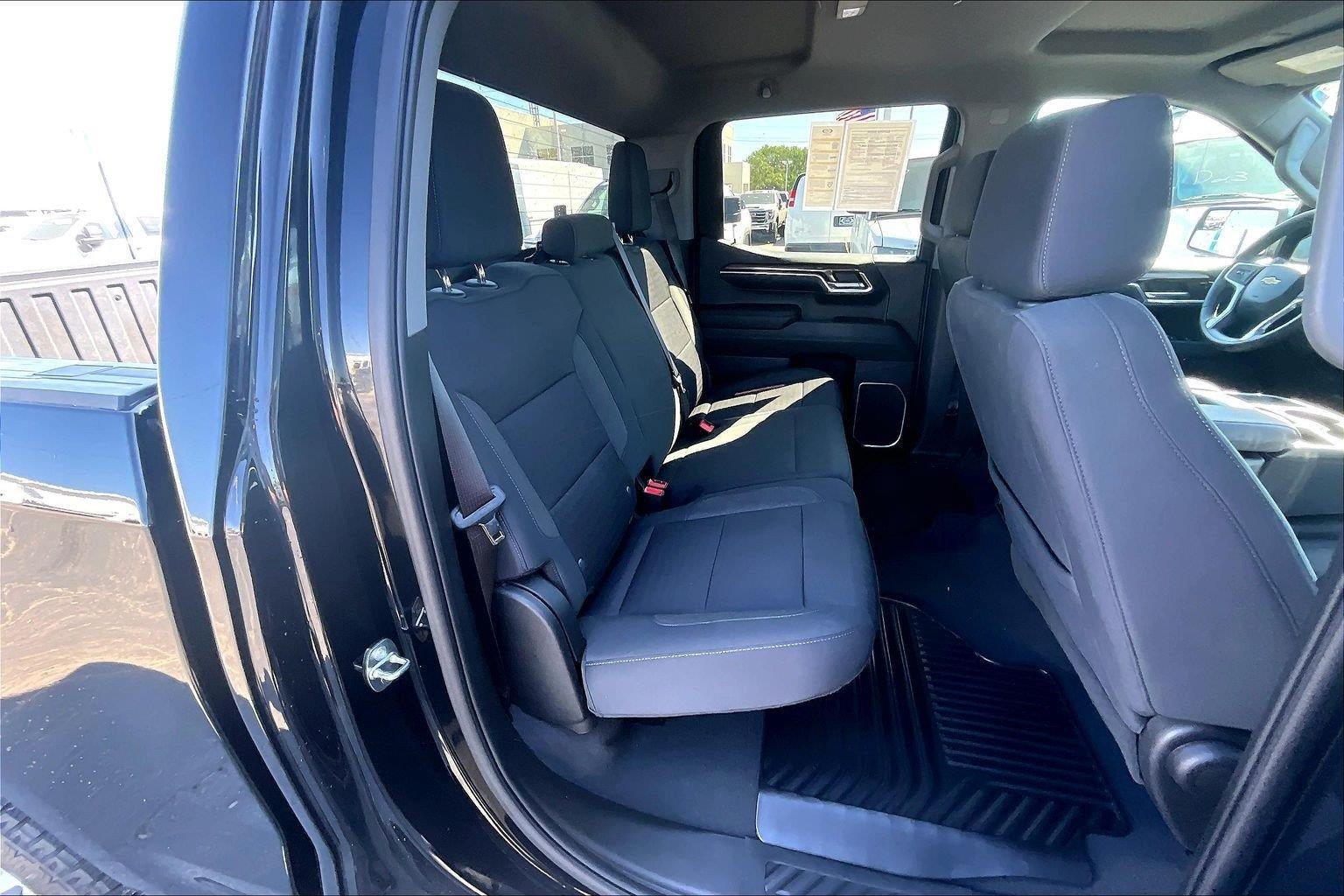 Used 2023 Chevrolet Silverado 1500 LT AWD/4WD image 24