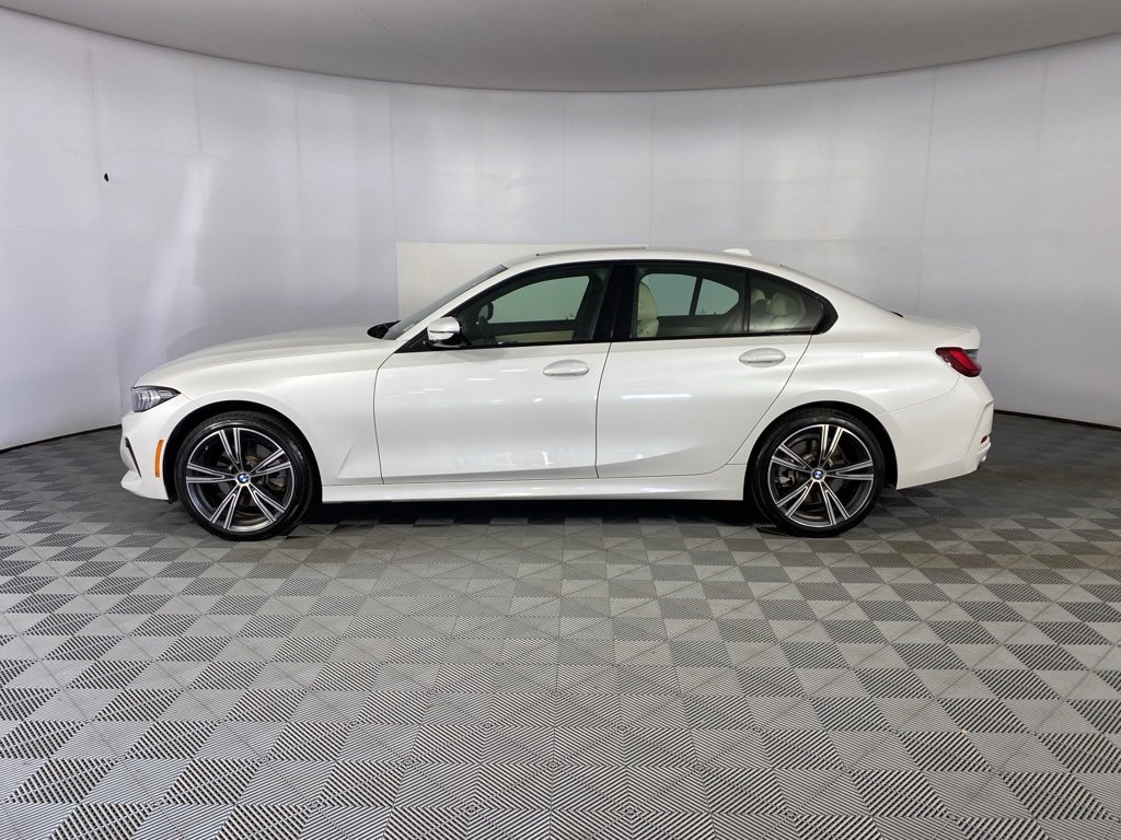 Certified 2023 BMW 330i xDrive Sedan w/ Driving Assistance Package image 7