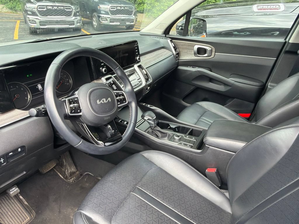 Used 2022 Kia Sorento S w/ Panoramic Sunroof Package AWD/4WD image 9