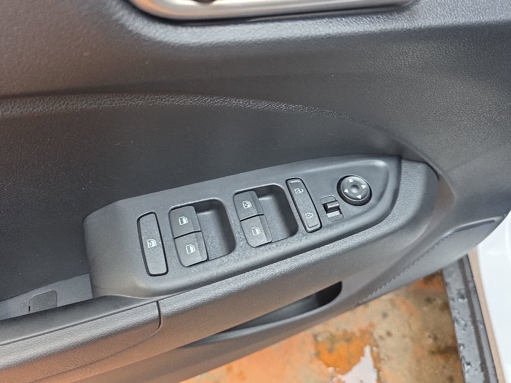 Used 2026 Hyundai Venue SEL FWD image 23