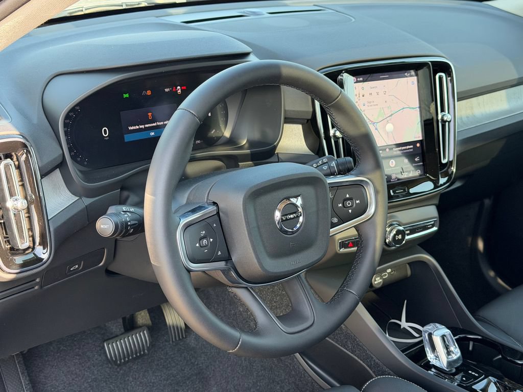 New 2026 Volvo XC40 B5 Plus w/ Climate Package AWD/4WD image 15