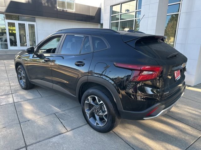 Used 2024 Chevrolet Trax LT image 5
