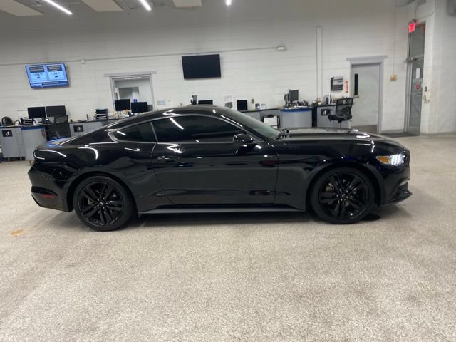 Used 2016 Ford Mustang Coupe w/ Equipment Group 051A RWD image 4