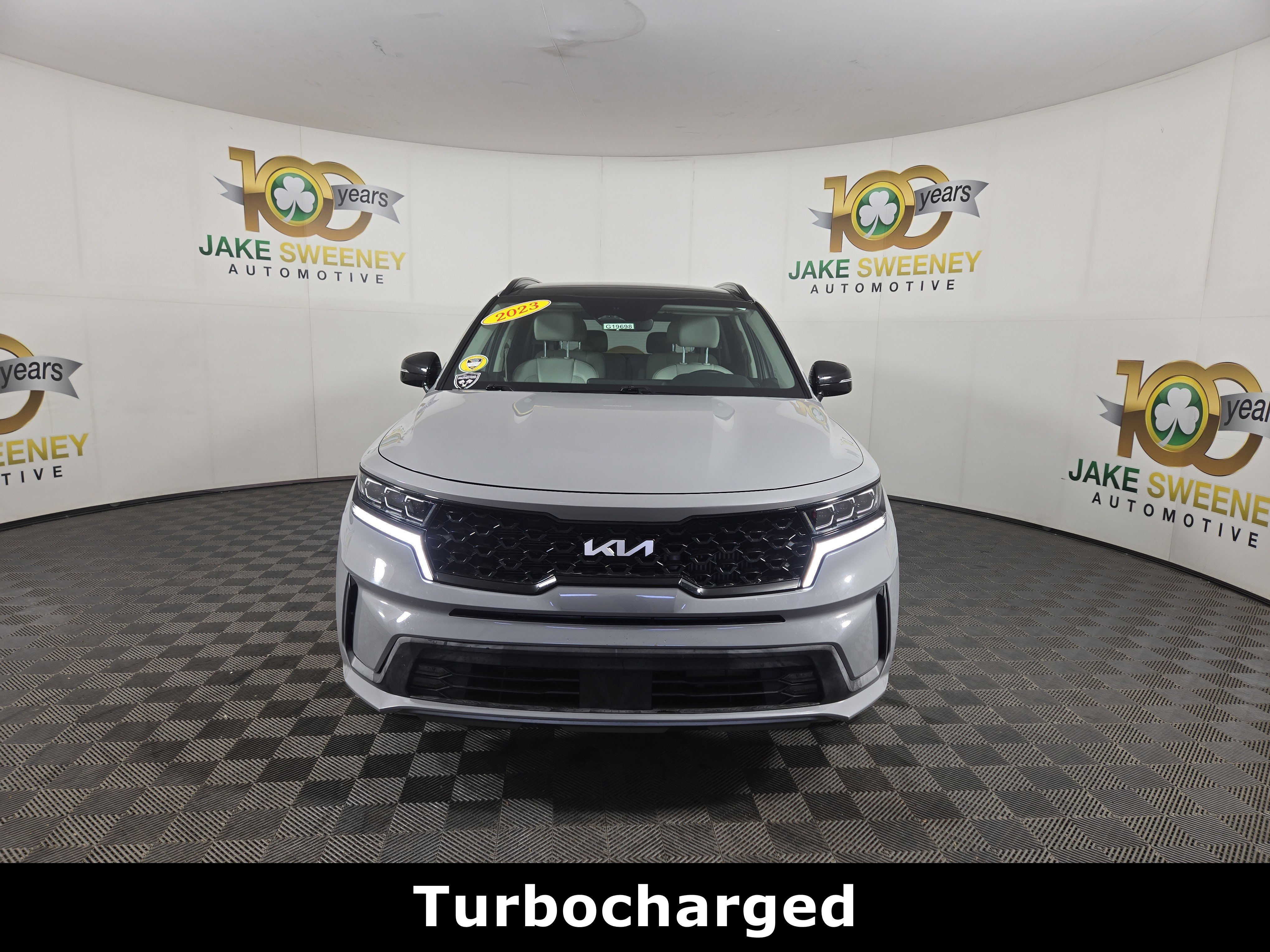 Used 2023 Kia Sorento SX image 2