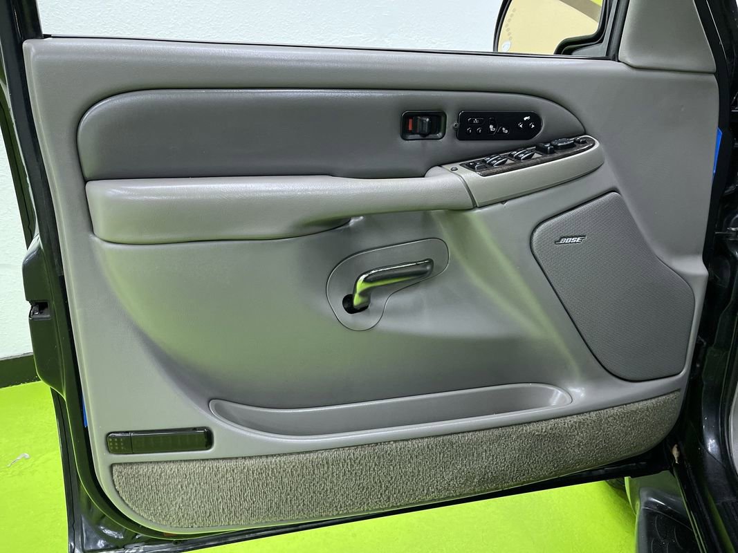 Used 2003 GMC Yukon Denali image 16