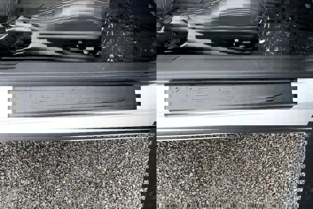 Used 2023 Chevrolet Camaro LT w/ Technology Package image 7