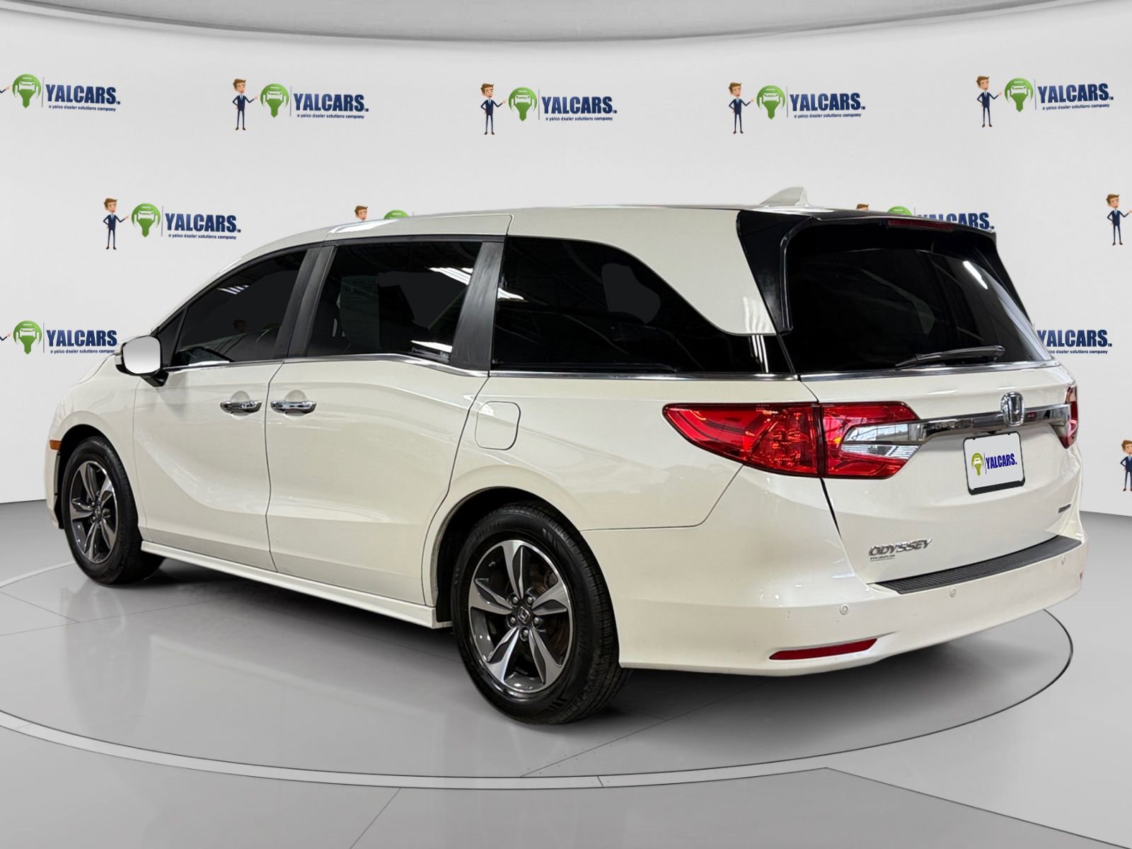 Used 2019 Honda Odyssey Touring image 3