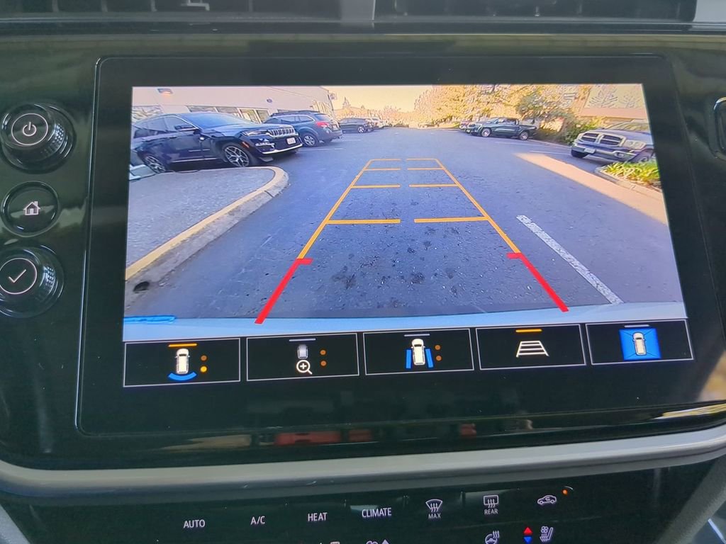 Used 2022 Chevrolet Bolt EUV Premier image 17