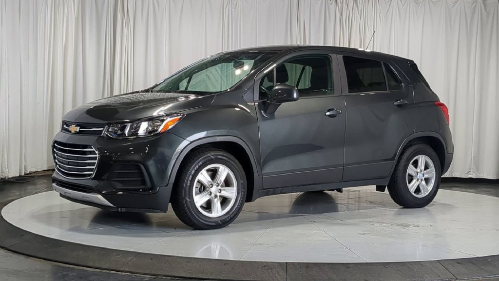 Used 2019 Chevrolet Trax LS w/ Tint and Cruise Package FWD image 5