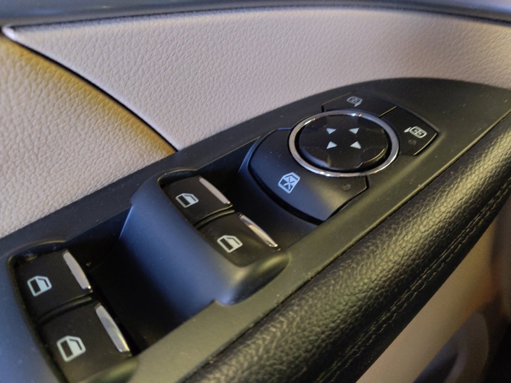 Used 2017 Ford Explorer XLT image 27