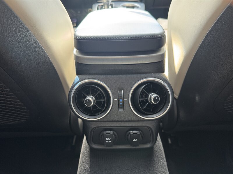 Used 2018 Kia Stinger GT2 AWD/4WD image 33